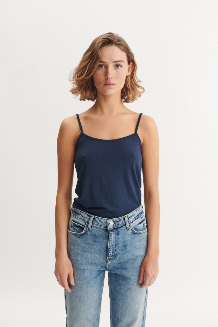 Basic Apparel Jo Strap Top Toppe 048 Navy